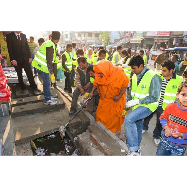Cleaning streets of Haridwar